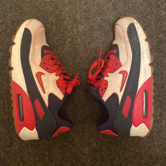 Nike Air Max Shoes - Picture 3 of 3